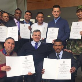 graduación de exmilitares con discapacidad en Colombia