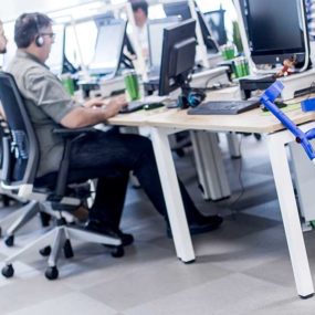 Compañero del centro de zaragoza trabajando
